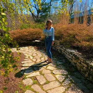 Meet your Posher, Chloe